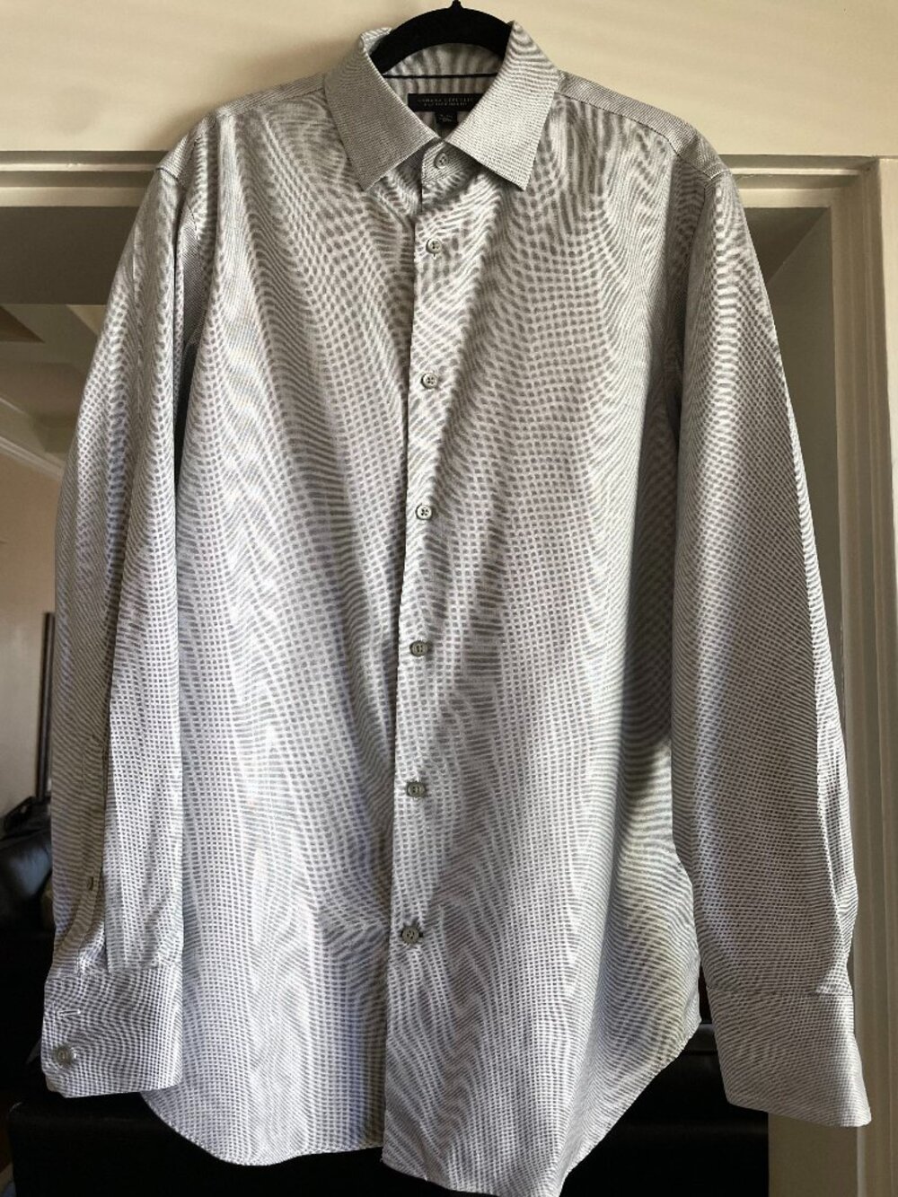 Banana Republic Non-Iron Slim Fit Silver Button Up - M